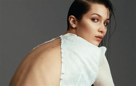 Wallpaper Look Bella Hadid Bare Back For Mobile And Desktop Section
