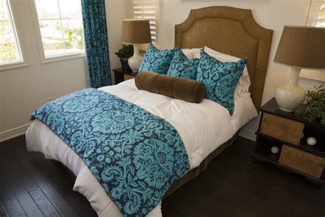 27 Elegant Bedrooms With Distinct Fabric Headboards