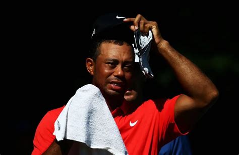 Tiger Woods de mal en peor por ser un adicto al sexo su novia lo dejó