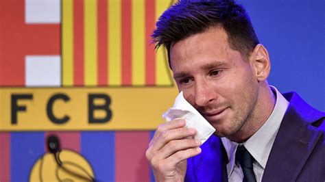 Tearful Lionel Messi Bids Goodbye To Barcelona Sources Say Psg Deal