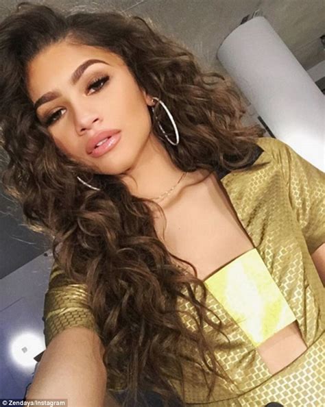 Zendaya Shows Off Her New Wavy Weave As She Steps Out In Multi Coloured