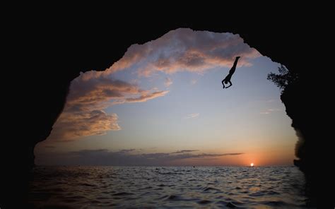 Cliff Diving Wallpaper And Background Image 1680x1050