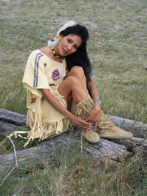 juna gerlach native model actress junal gerlach junal is raising money to go to pine ridge s