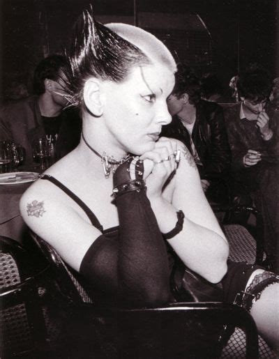 soo catwoman 1976 photo by bob gruen punk rock 70s punk new wave music punk rock