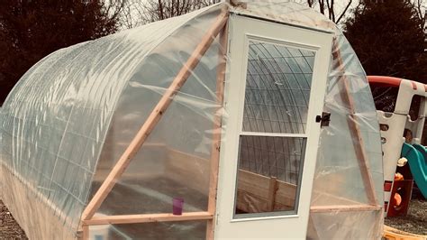 Diy Cattle Panel Greenhouse Easy 2 Day Build Youtube