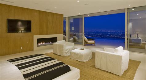 Infinity Pool Villa By Mcclean Design Los Angeles