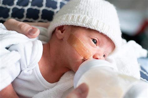 The Best Bottle Feeding Positions For Your Baby How To Bottle Feed