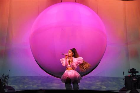 Ariana Grande Sweetener World Tour Pictures Popsugar Celebrity Photo 15