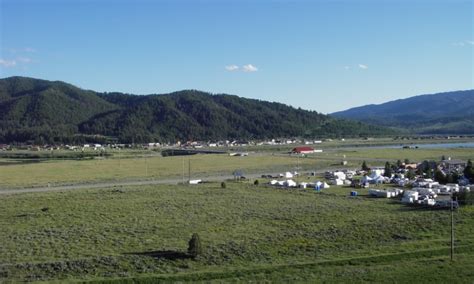 Traveling to alpine involves driving, either from the closest airports of jackson hole and idaho falls or as part of a longer driving tour of wyoming. Alpine Wyoming, WY: Hotels / Lodging, Real Estate & Info ...