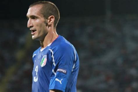 Giorgio chiellini is a professional footballer of italy who plays as a defender for serie a club juventus, and for the italian national team. Giorgio Chiellini - Celebrity biography, zodiac sign and ...