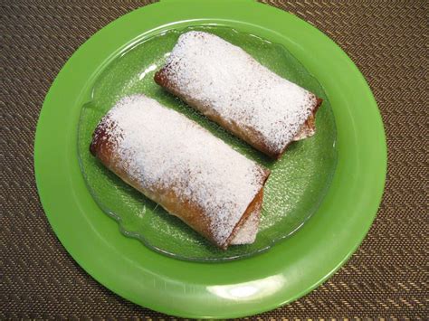 Stay tuned for baklava, but in the meantime, i hope you give this a try soon. VIMWAC: Home Made Phyllo Pastry Apple Strudels