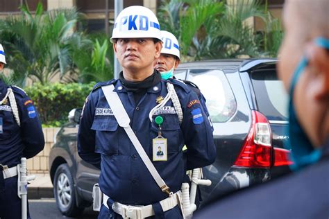 Security Guard Jasa Satpam Perusahaan Outsourcing Satpam