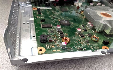 Disassembling The Internals Of The Xbox 360 Inside