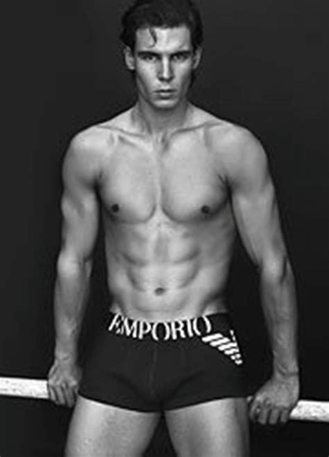 Las fotos más calientes de Rafa Nadal desnudo para Armani 2020