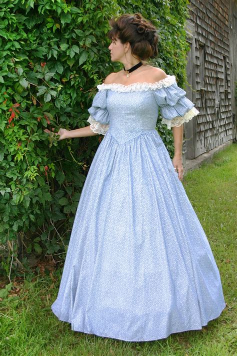 Victorian Gown In 2021 Victorian Evening Gown Victorian Gown