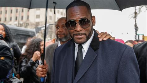 Woman Testifies R Kelly Sexually Abused Her On Video When She Was 14 The New York Times