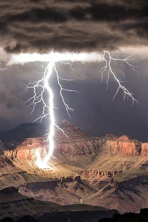 Photographer Captures Stunning Grand Canyon Lightning Strikes Nature