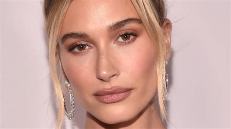 how to achieve hailey bieber s date night makeup look