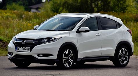 It's easy to maneuver and has lots of cargo room, but it suffers from a weak engine and obtuse infotainment controls. Honda HR-V - dane techniczne