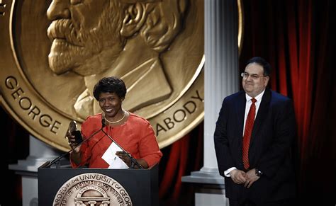 Trailblazing Journalist Gwen Ifill To Be Honored With A Media And Arts