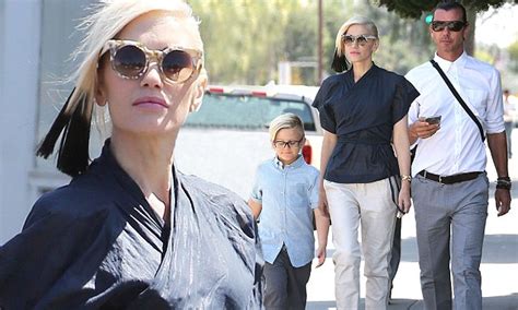 Gwen Stefani Wows Out With Gavin Rossdale And Their Sons On Mothers Day Daily Mail Online