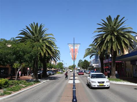 Look through examples of taree translation in sentences, listen to pronunciation and learn grammar. Taree, NSW - Aussie Towns