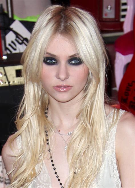 Taylor Momsen Hd Wallpapers High Definition Free Background