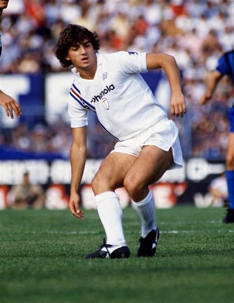 Teknik direktör sayfasında sezon bazlı olarak, roberto mancini isimli teknik direktörün çalıştırdığı takıma, doğum tarihi ve doğum yeri bilgilerine. Roberto Mancini of Sampdoria, 1983 nel 2020 (con immagini ...