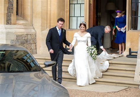 21 Beautiful Pictures Of Princess Eugenie S Wedding Dress We Can T Stop