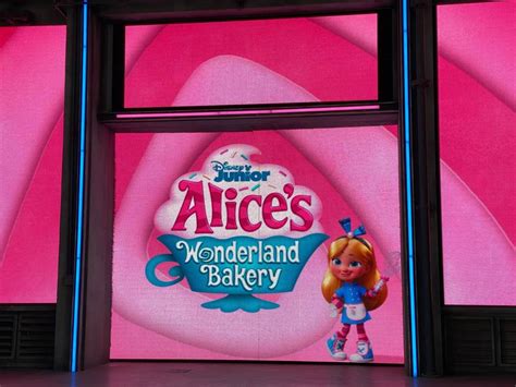 Video Alices Wonderland Bakery Unbirthday Party Debuts At Disney