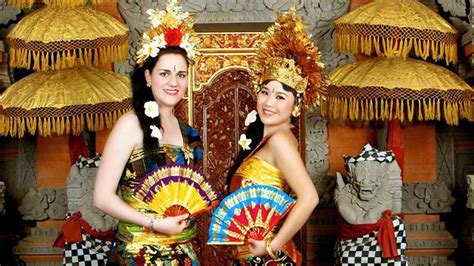Bali Traditional Costume Photoshoot