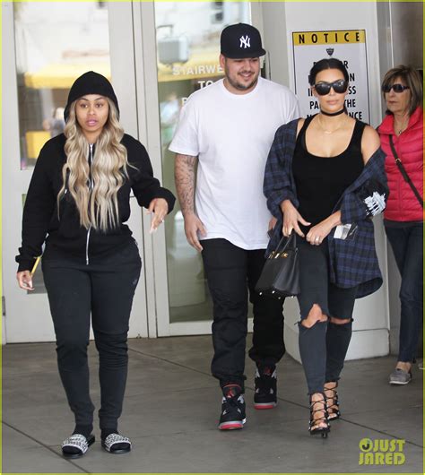 Kim Kardashian Grabs Lunch With Rob Kardashian And Blac Chyna Photo