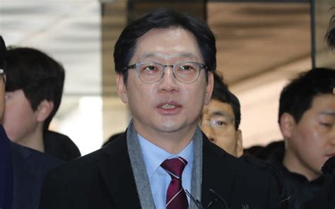 ‘드루킹 연루 김경수 징역 2년 선고에 당선 무효 위기