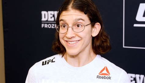 Roxanne Modafferi Out To ‘nicely Derail Maycee Barbers Hype Train