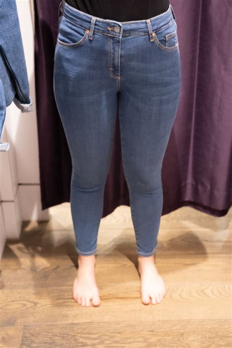 HOW TO TELL IF YOUR JEANS ACTUALLY FIT The Petite Pear Project