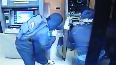Atm Robbery Share So That They Are Soon Caught By The Police Youtube