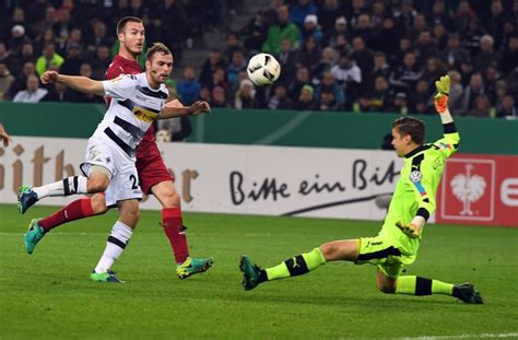 Im februar spielen die vereine dann gleich nochmal gegeneinander: DFB-Pokal VfB gegen Mönchengladbach: Die VfB-Profis in der Einzelkritik - VfB Stuttgart ...
