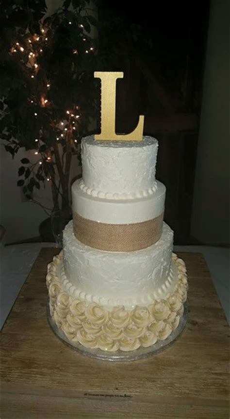 What kind of cake do you find at a fabric store? W.O.W Cakes - Wichita, KS Wedding Cake