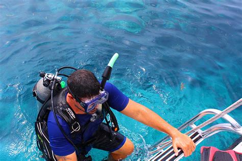 In fact, whether or not children should be allowed to scuba dive is a matter of debate in the scuba diving community. Custom Charters for Special Events, Scuba, Snorkeling ...