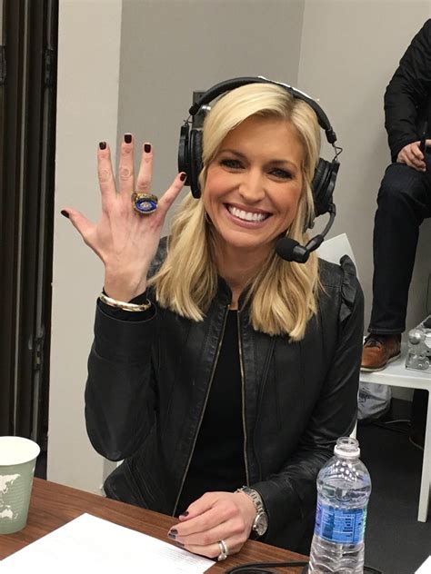 Ainsley Earhardt Hot Bikini Pictures Looking Too Sexy In Shorts