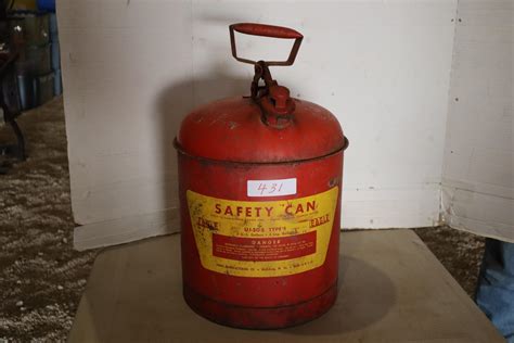 Lot - 5 GALLON GAS CAN
