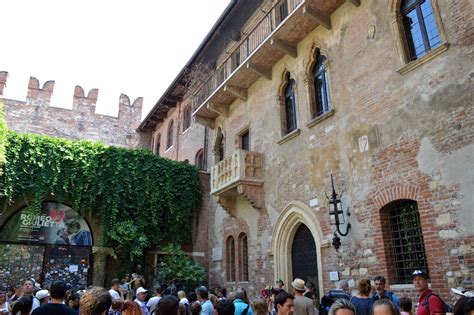 Book la casa di giulietta, castelmezzano on tripadvisor: Un itinerario sui luoghi di Romeo e Giulietta in centro a ...