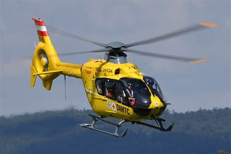 #öamtc #epower baut sein ladenetz aus: Rosenabwurf aus ÖAMTC-Hubschrauber: Kameradschaftsgeste ...