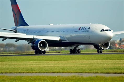 Delta Airlines Airbus A330 300 N812nw Airbus Delta Airlines Aircraft