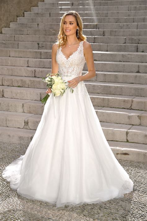 Papilio 2019 braut lange bischofsärmel illusion high neck stark verziertes mieder romantisch pfirsichfarben eine linie brautkleid. Ladybird 2019 Brautkleid - 319015 | Brautmode ...