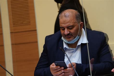 בד בבד, המגעים להקמת ממשלת גוש מתנגדי נתניהו ממשיכים. אנה ברסקי: ההסלמה עשתה שירות פוליטי מצוין לנתניהו | מעריב