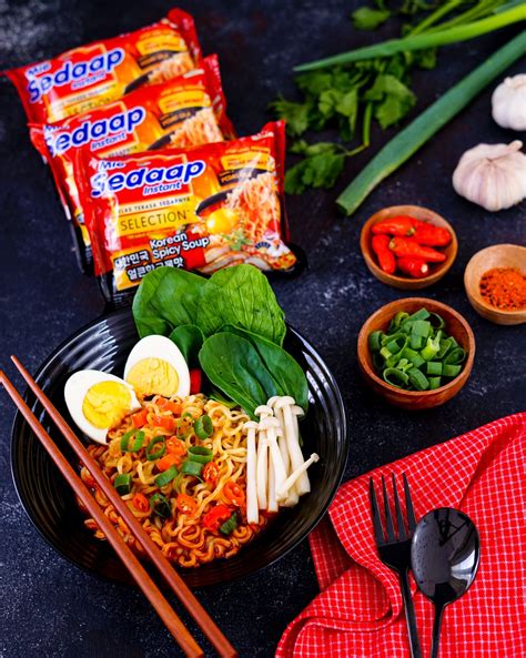 It then sold out a week after its introduction. Review Mie Sedaap Selection Korean Spicy Soup, Pedasnya ...
