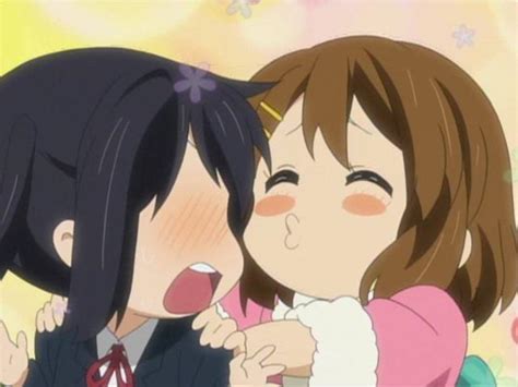 let s kiss and make up yui hirasawa and azusa nakano photo 33844050 fanpop