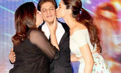 farah deepika s kissing spree with shah rukh khan bollywood news india tv