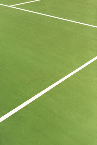 背景が白い線緑テニスコートのクローズ アップ表示 ロイヤリティフリー写真・画像素材